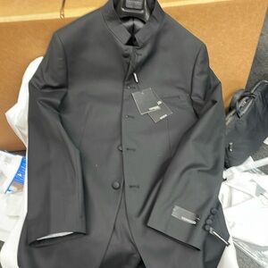 Ferrecci Mandarin Collar Tuxedo Size 38Long with 32” Pants New